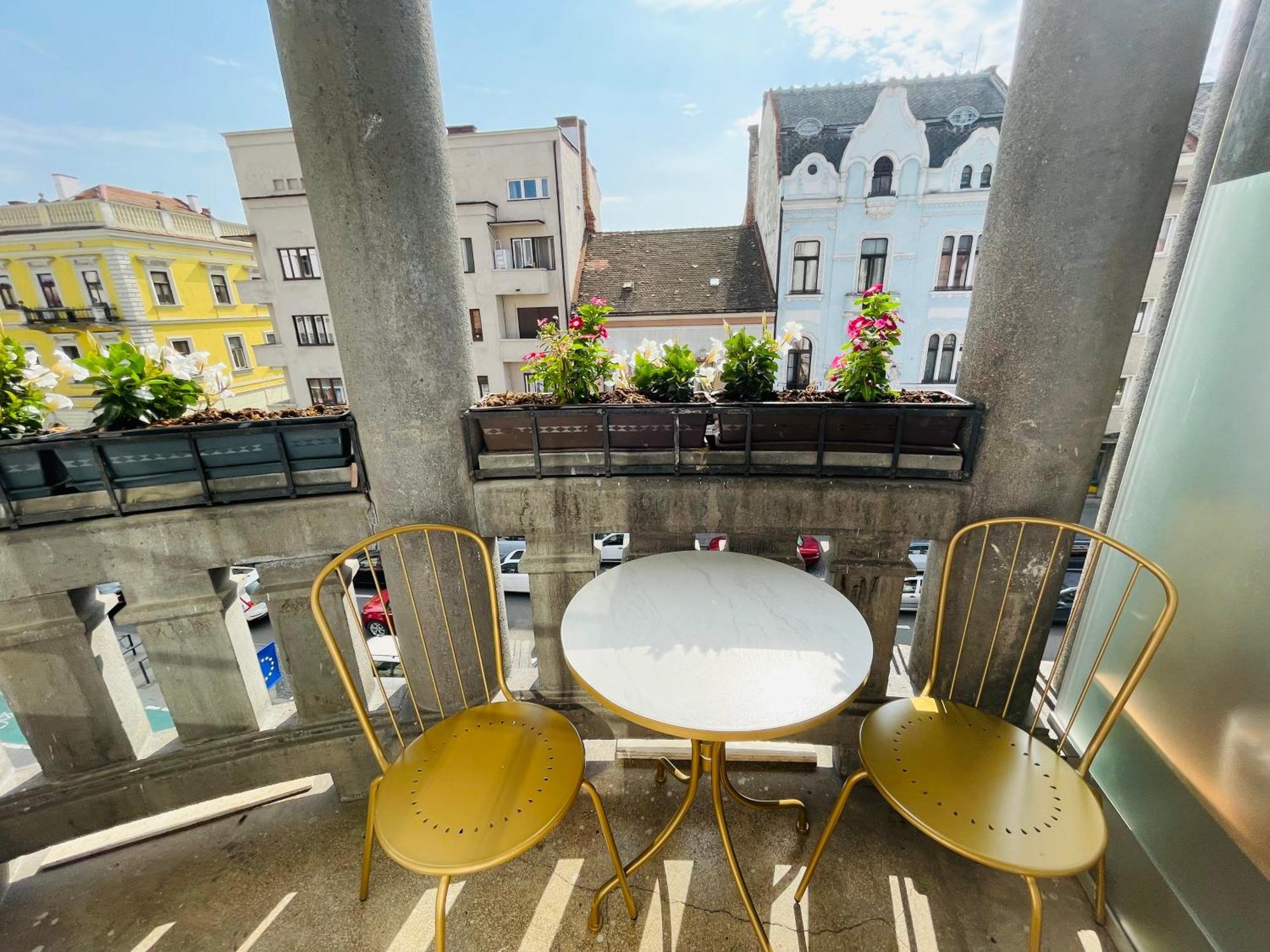 Ferienwohnung Littleparis Cluj-Napoca Exterior foto
